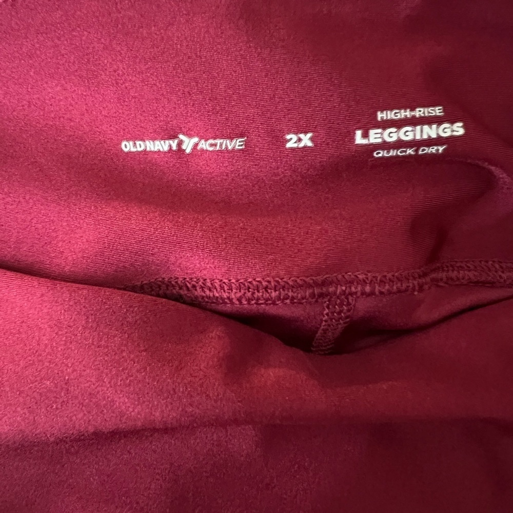 Old Navy Active 2X Red Light Compression Shine Workout Leggings - Picture 7 of 14